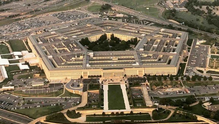 US media reject new Pentagon press rules on access and reporting