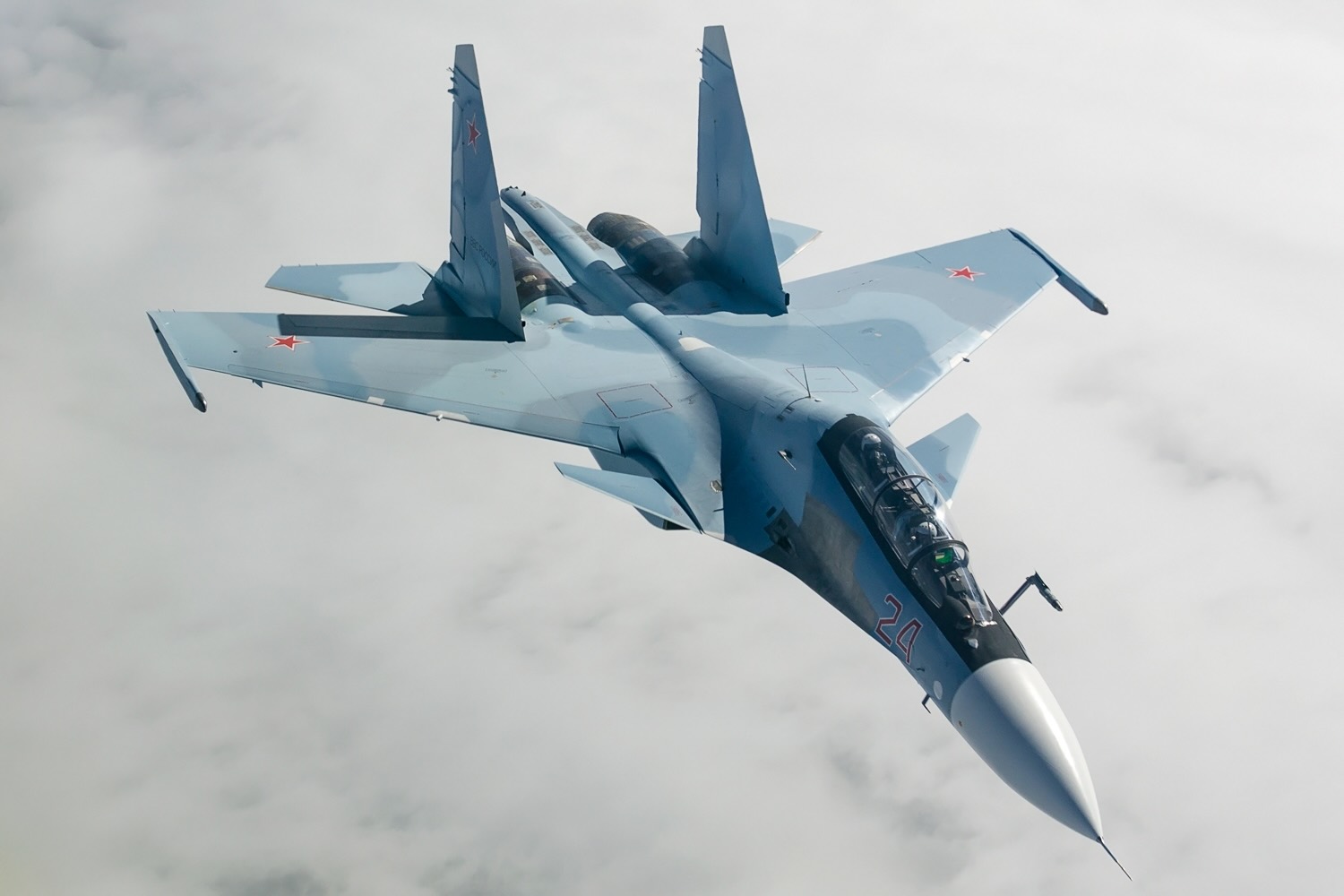 Russian Su-30 and Il-78 briefly enter Lithuanian airspace; NATO jets scrambled