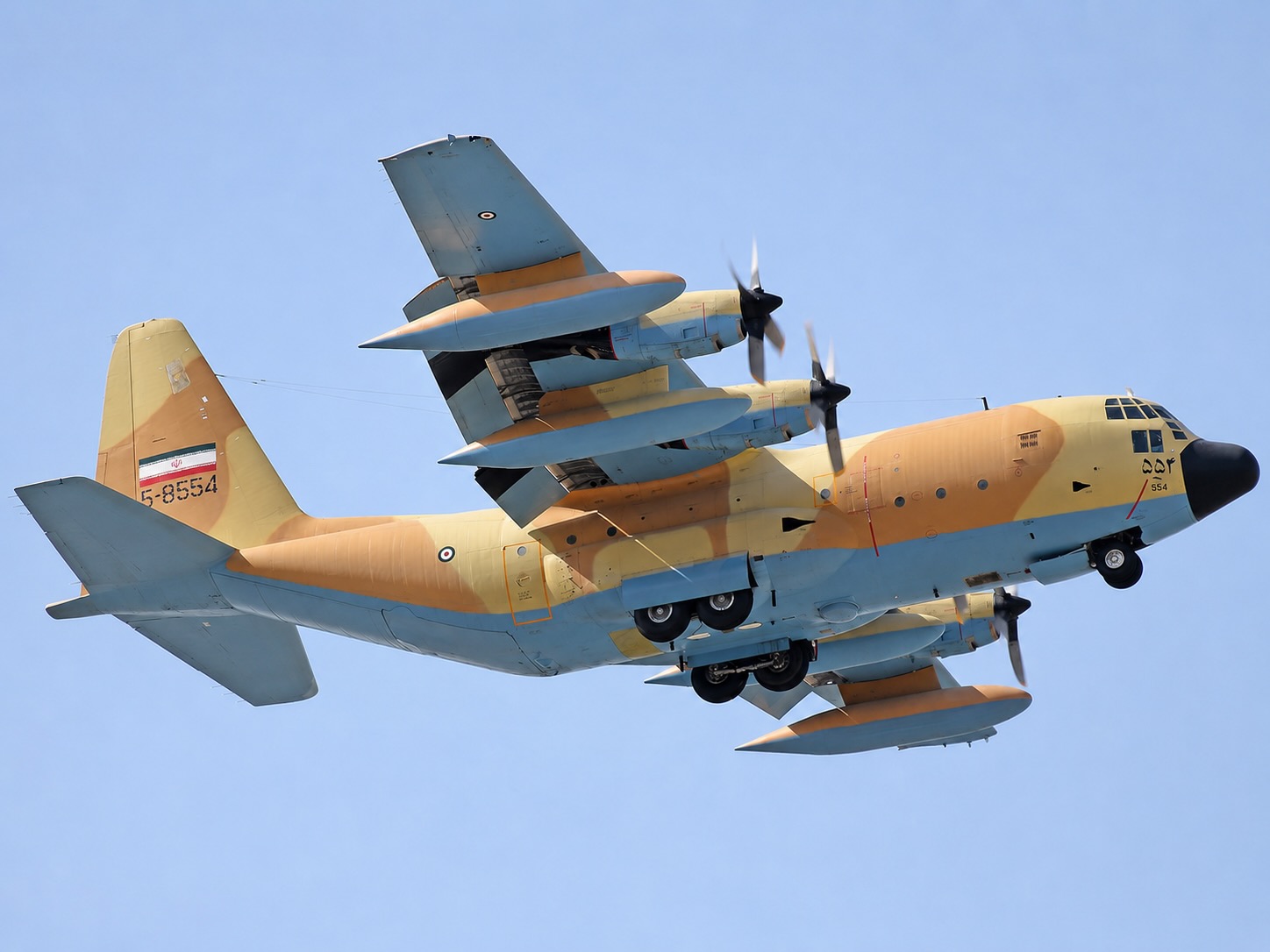 Pakistan Accused of Hosting Iranian Military Aircraft Despite Mediator Role in US-Iran Conflict